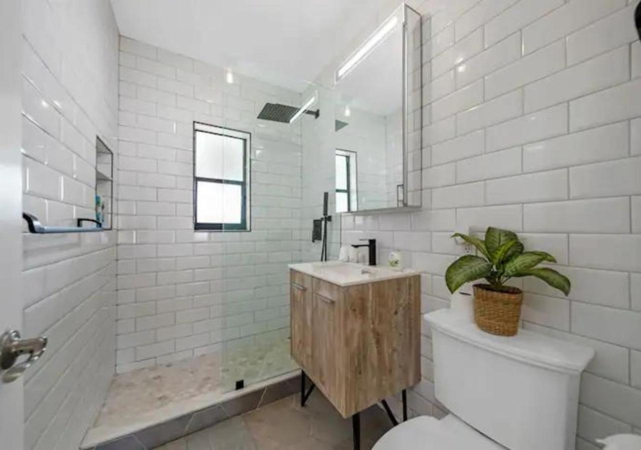 Villa With Pool Design District Miami Exterior photo