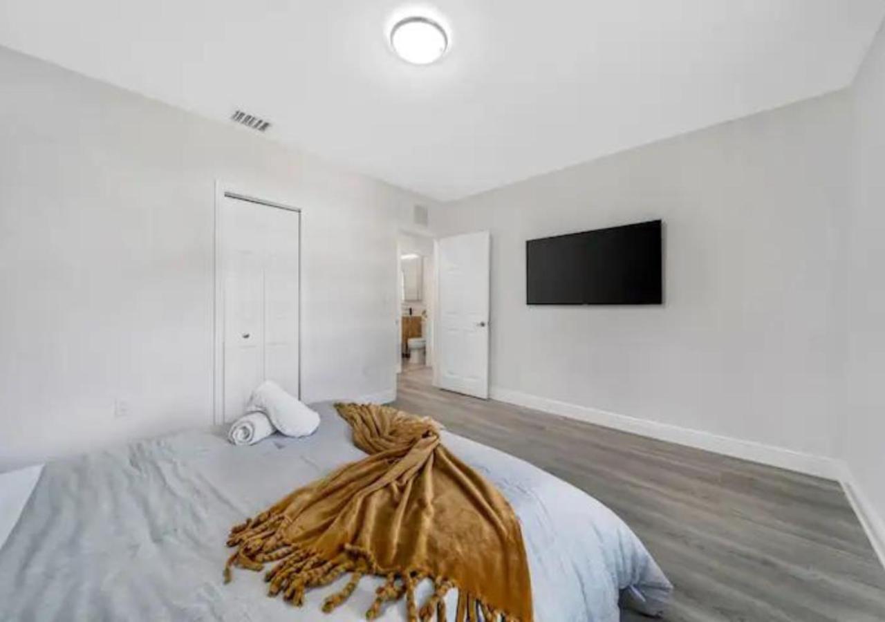 Villa With Pool Design District Miami Exterior photo