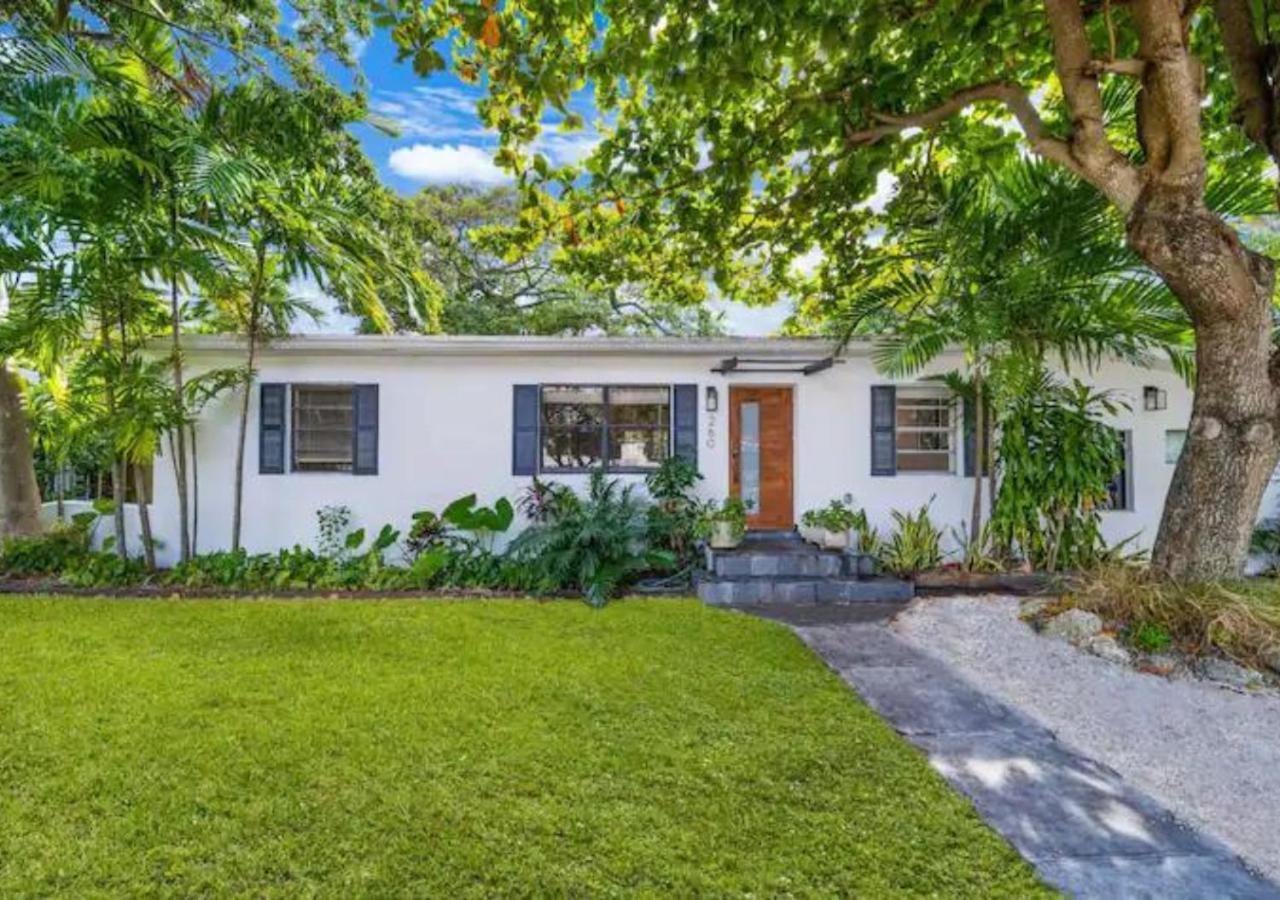 Villa With Pool Design District Miami Exterior photo